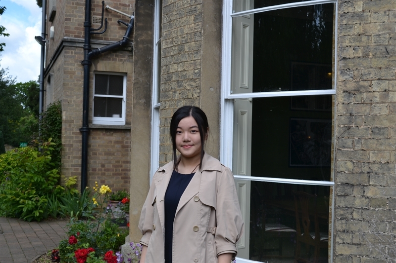 Yanning develops banking experience